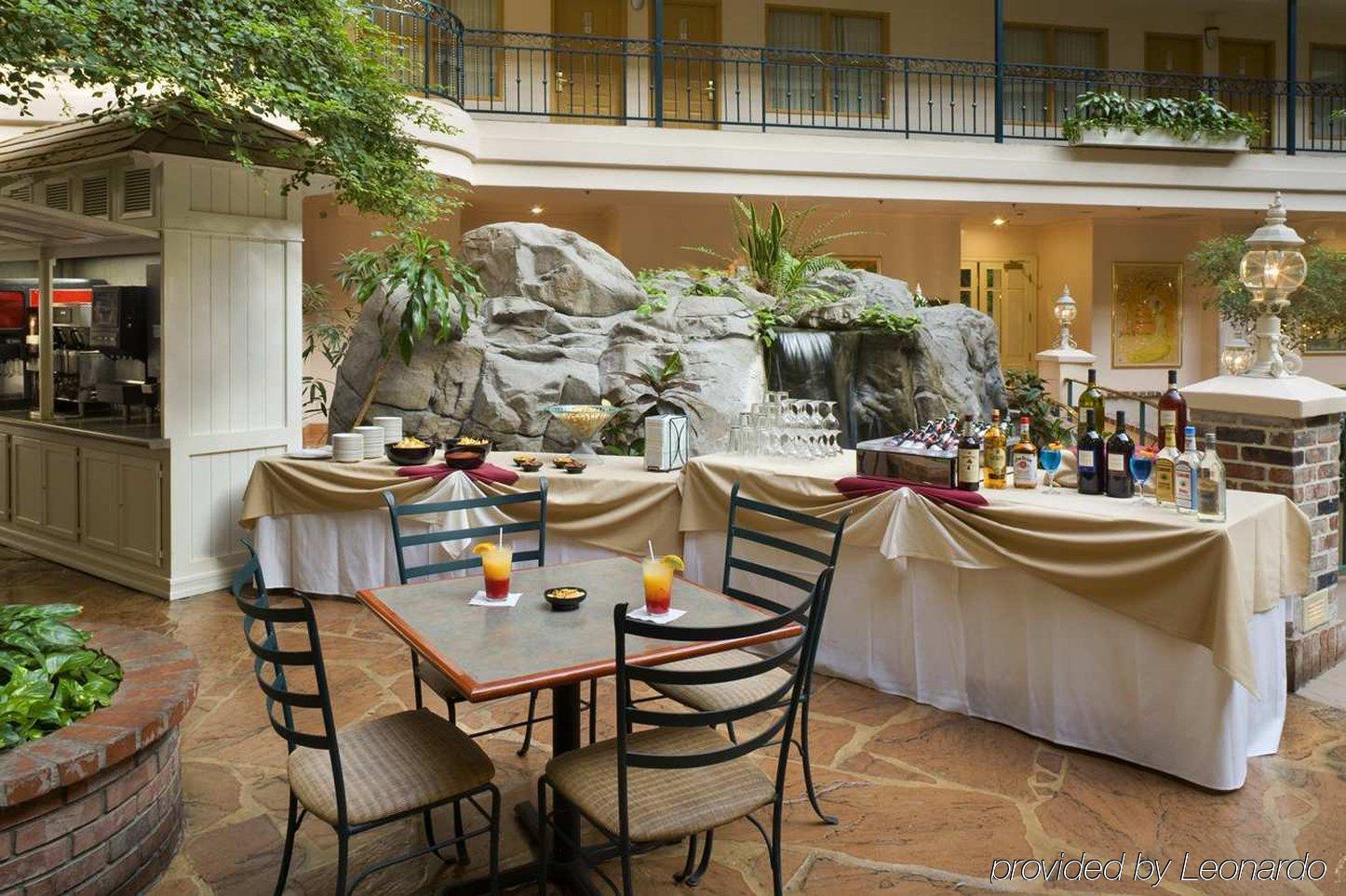 Embassy Suites By Hilton Anaheim North Restoran fotoğraf