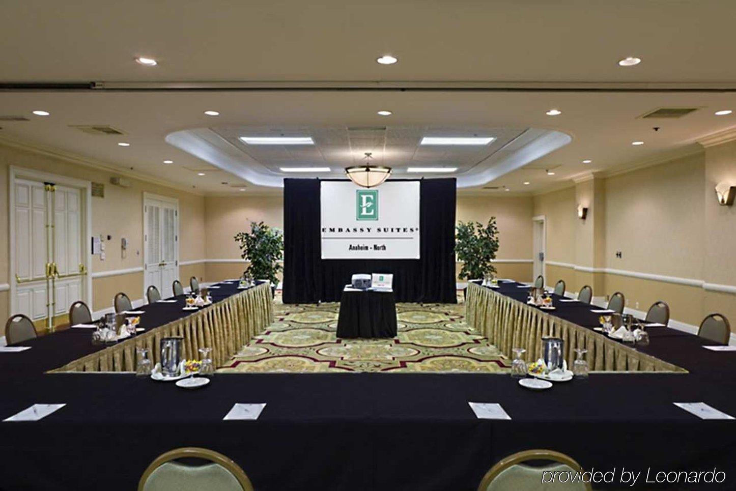 Embassy Suites By Hilton Anaheim North Konforlar fotoğraf